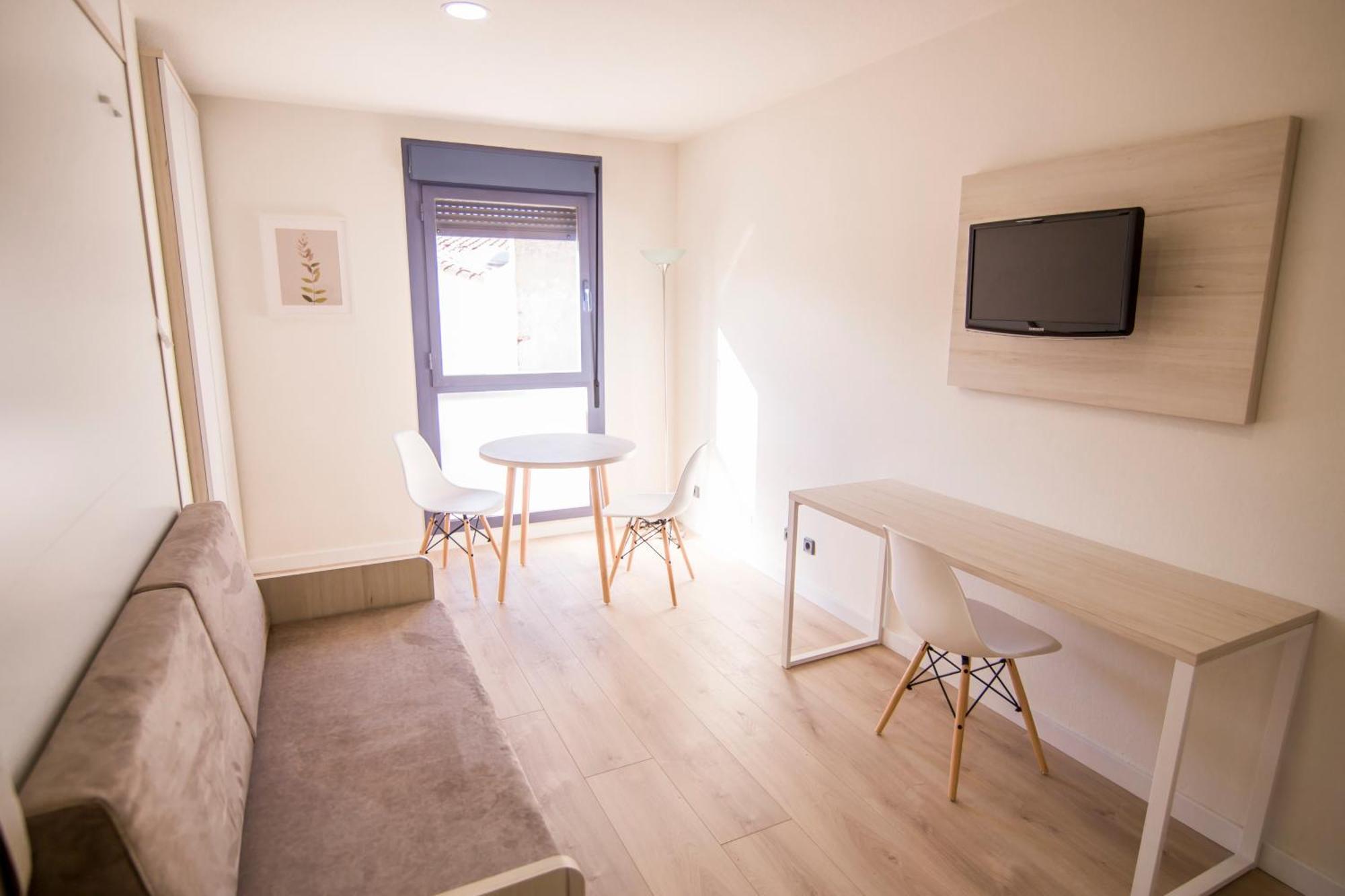 Apartamentos Plaza De Santiago - Estudios Turisticos - 1 Llave 平托 外观 照片