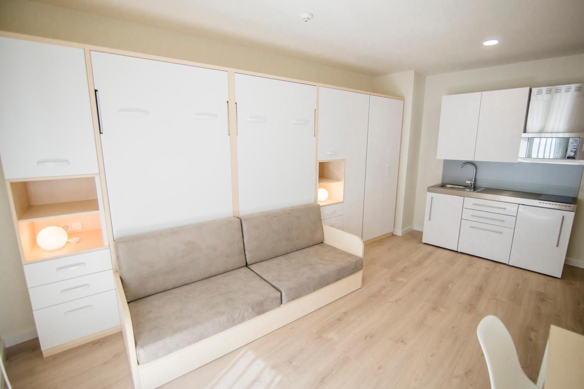 Apartamentos Plaza De Santiago - Estudios Turisticos - 1 Llave 平托 外观 照片