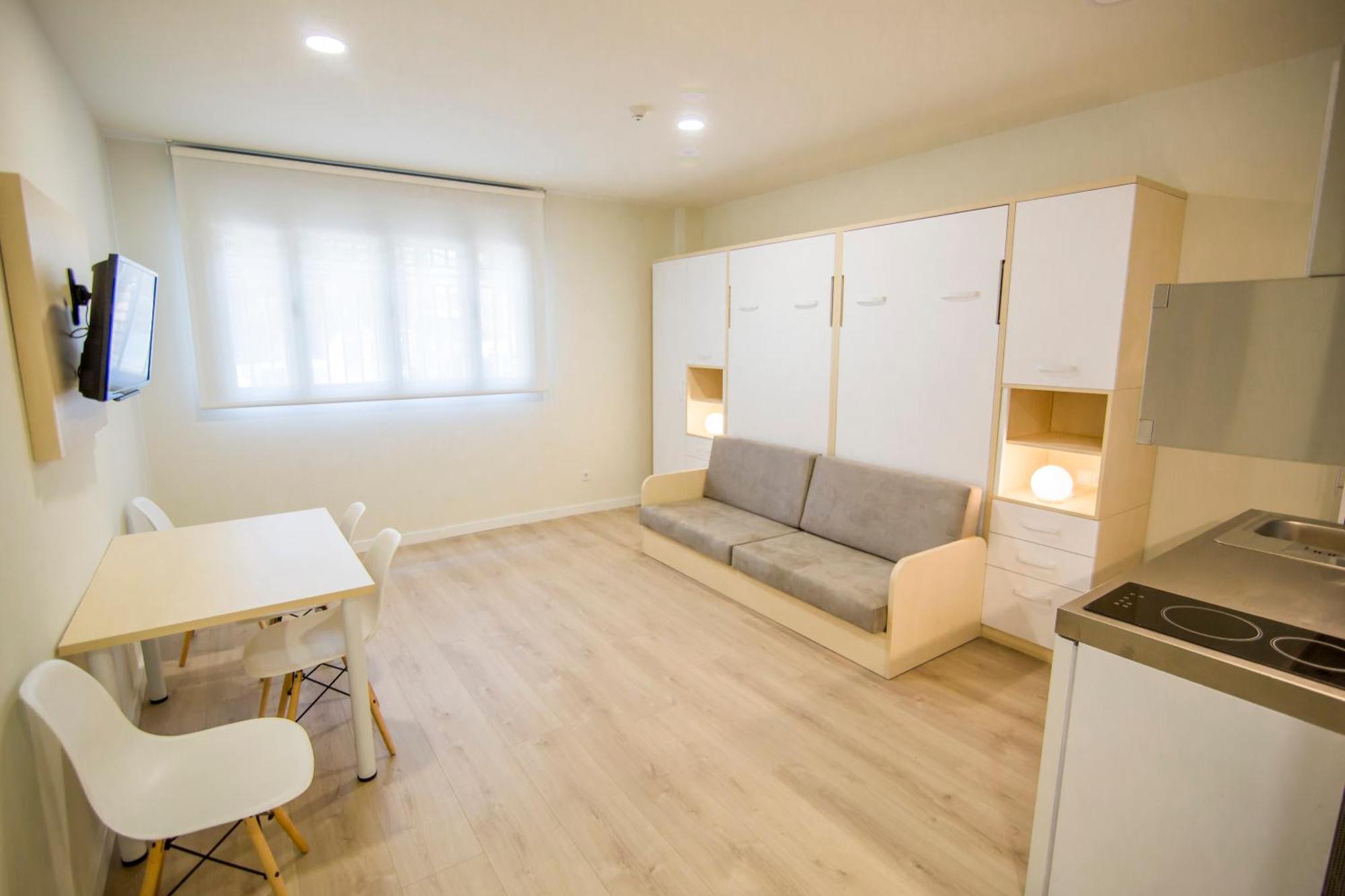 Apartamentos Plaza De Santiago - Estudios Turisticos - 1 Llave 平托 外观 照片